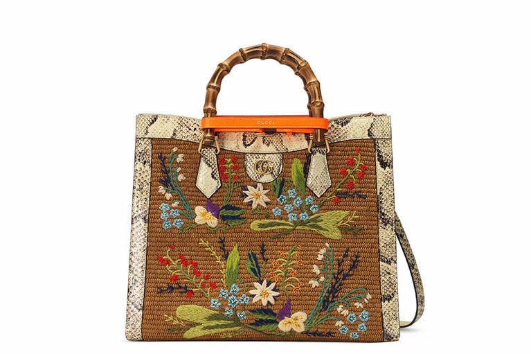 「グッチ ダイアナ」ミディアム 799,700円(税込) H30xW35xD14cm