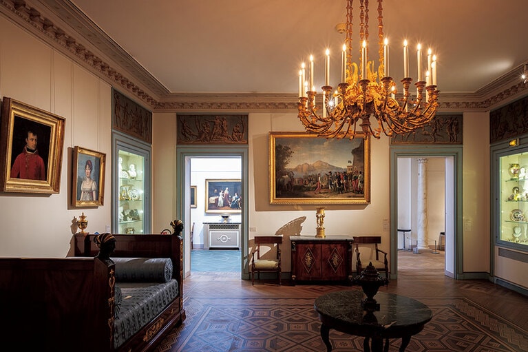 ポール・マルモッタンが遺したナポレオン時代のアンピール様式のサロン。