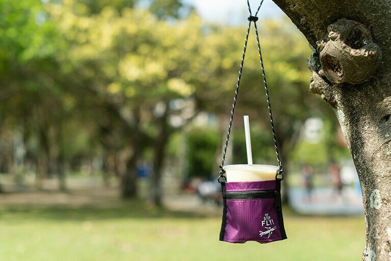 Peach限定カラー 2wayネックウォレット Purple 1,700円。