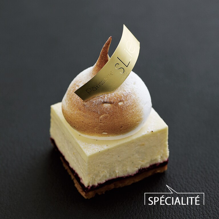 4種のベリーのレアチーズケーキ 460円(税込)。賞味・消費期限：当日。／パティスリー エスリエール