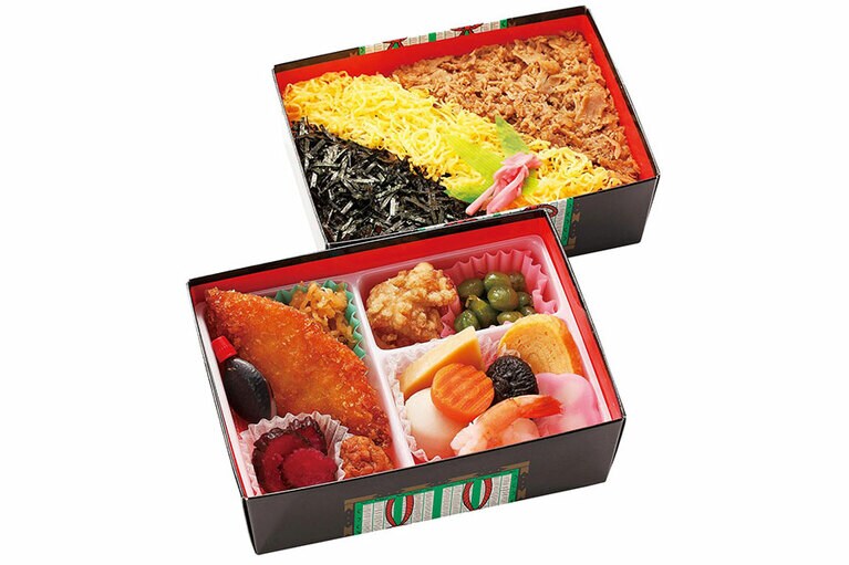 駕籠をモチーフにした、二段式の豪華弁当を。