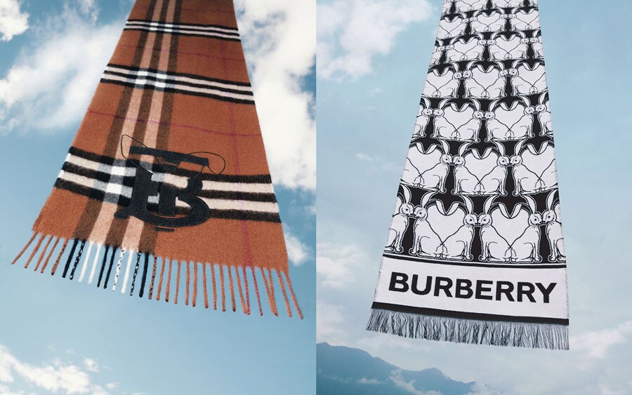 左)「ラビットエンブロイダリー チェック カシミアスカーフ」85,800円、右)「チェック ウールシルク スカーフ」50,600円。© Courtesy of Burberry / Sky