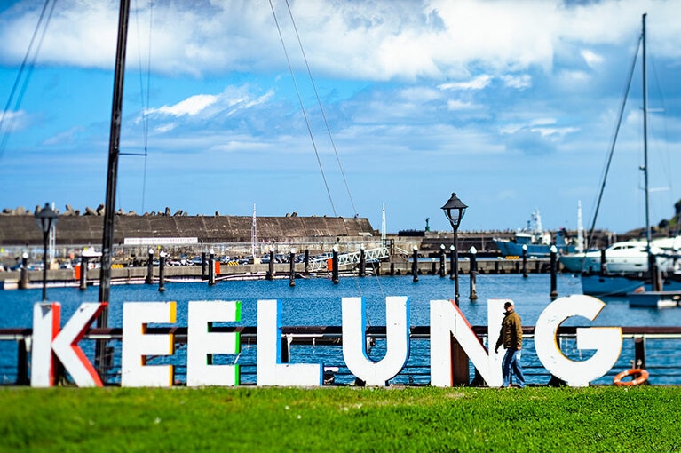 八斗子漁港そばのヨットハーバーは、少しお洒落な欧米風の装い。