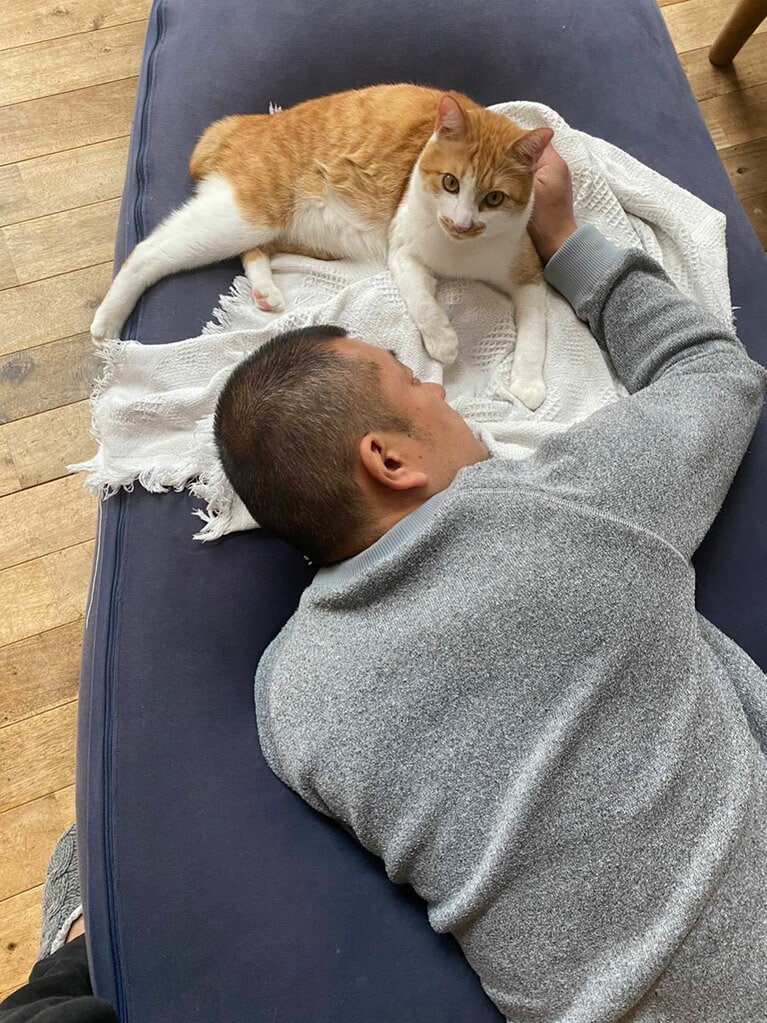 捨てられたYogibo。