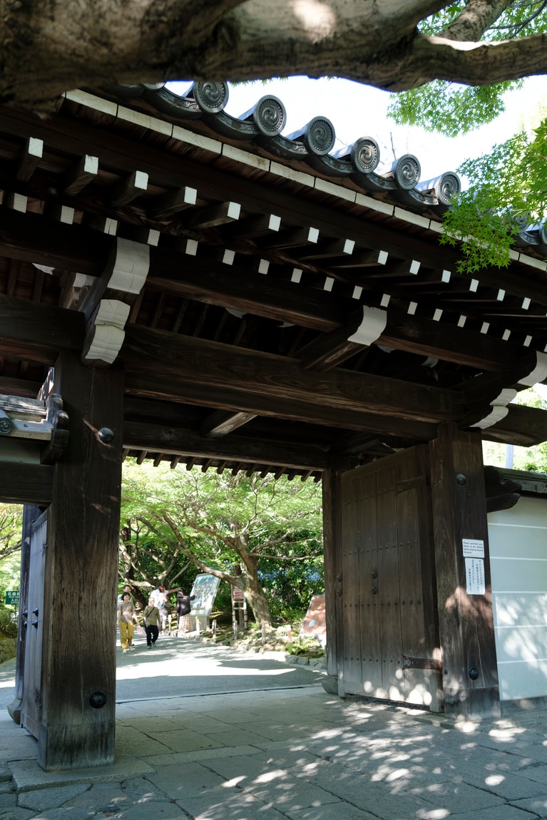 枯山水の石庭が有名な龍安寺。