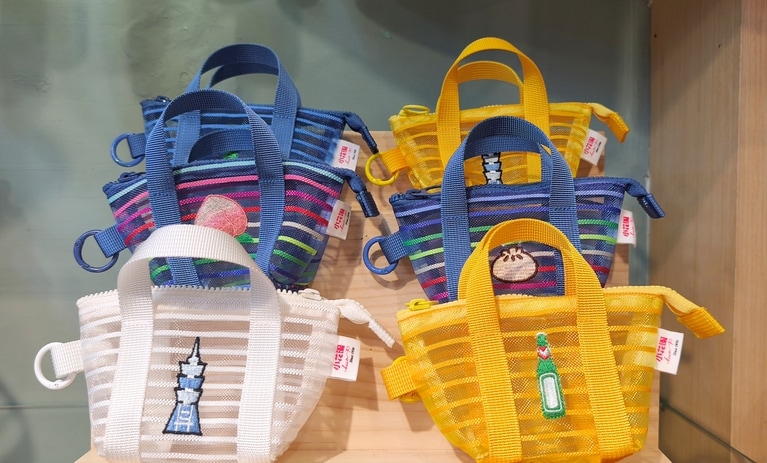 中身がわかりやすい小銭入れも人気。