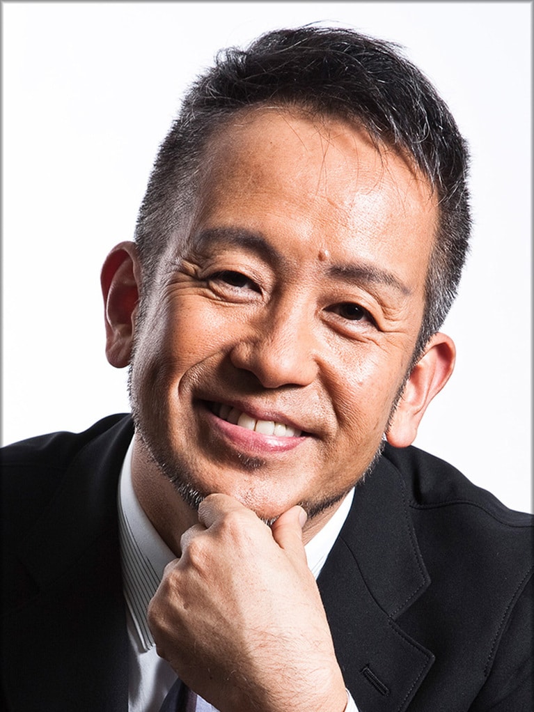 「亞門さんは誠実でやわらかい方。いろんな人の意見を受け止めてまとめあげてくださる」と谷原さん。