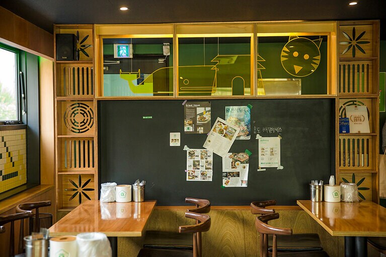 レシピは人気店「ミングルス」と「チュオク」のシェフが開発。「ヒョド」は孝行という意味で、2018年5月8日(火)、韓国の「親の日」に開店。