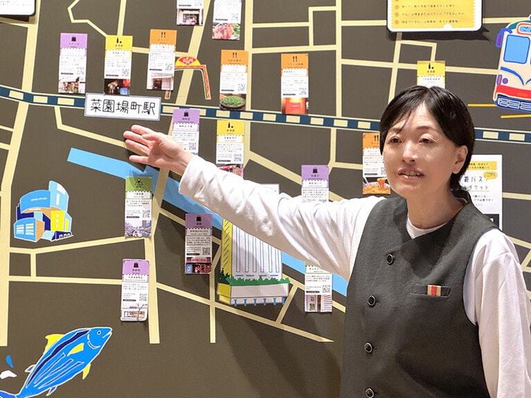 ホテル最寄りの菜園場（さえんば）から県庁前まで、路面電車「とさでん」で向かいます。