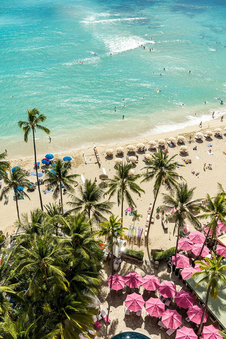 全客室オーシャンビューの「マイラニ・タワー」から見下ろすワイキキビーチ。