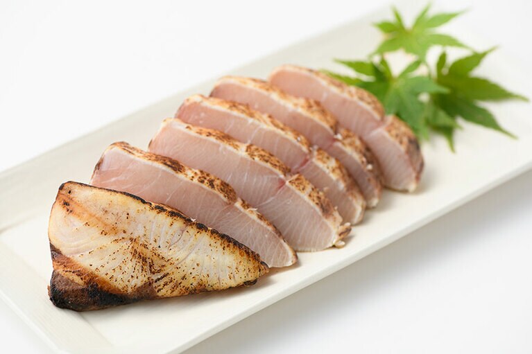 【石川県】逸味 潮屋(いつみ うしおや) 金沢本店の「鰤のたたき」。