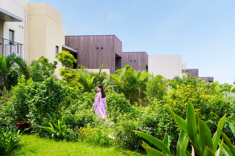 南の島の穏やかな空気に包まれるリゾート。