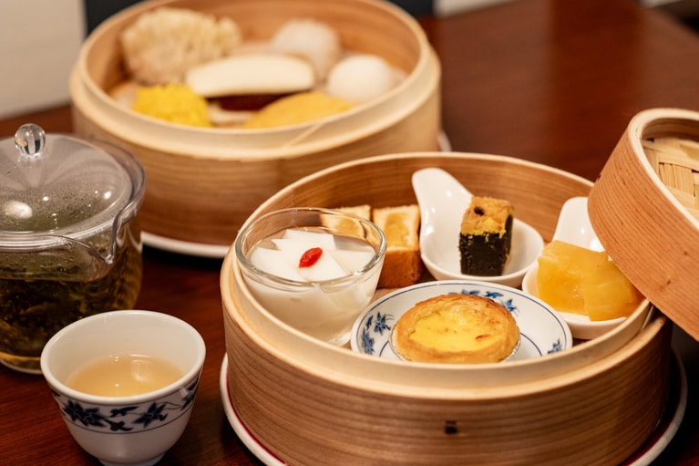 飲茶なアフタヌーンティーで、ひとくちずつ点心を。