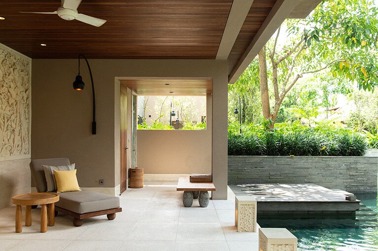 風通しのいいプールサイドリビングがある「ブラン」は、屋外で長く過ごしたい人におすすめ。