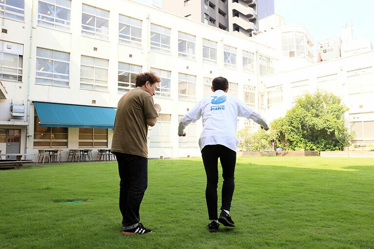 ジョイマンのネタをパラパラ写真で。