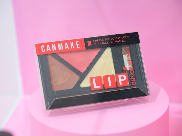 キャンメイク初期アイテム「リップカラーボード」（廃盤品）。
