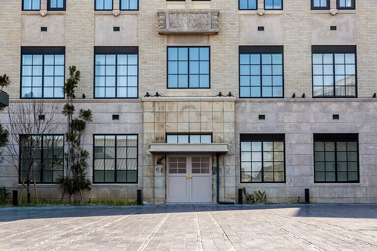 登校する生徒たちの光景が目に浮かぶようだ。