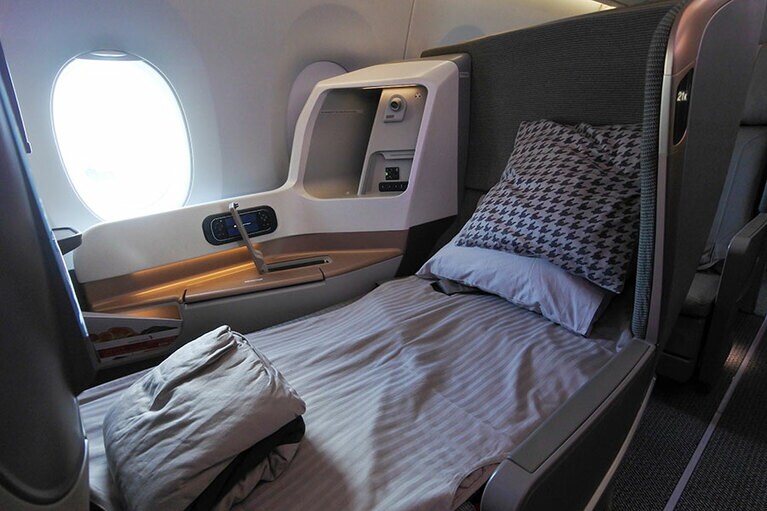 フルフラットにすると、こんな感じ。