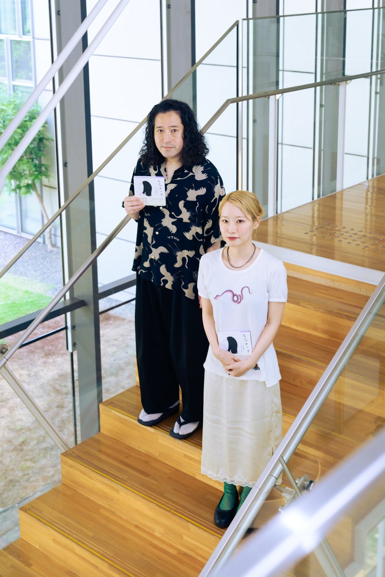 右からたなかみさきさん、又吉直樹さん。