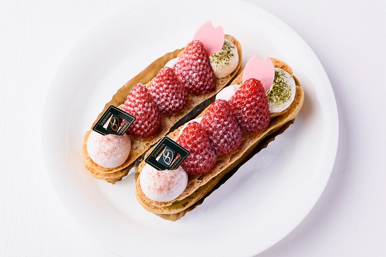 【桜テイクアウト】千疋屋総本店 日本橋本店 メインストア 桜と抹茶のエクレアシュー。