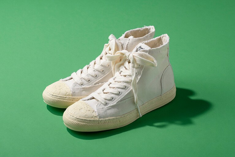 スニーカー「General Scale」 37,000円(4月発売予定)／メゾン ミハラヤスヒロ