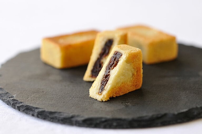 稀少な黒無花果をたっぷり詰めた、ヴィオレケーキ(5個入り) 1,600円。