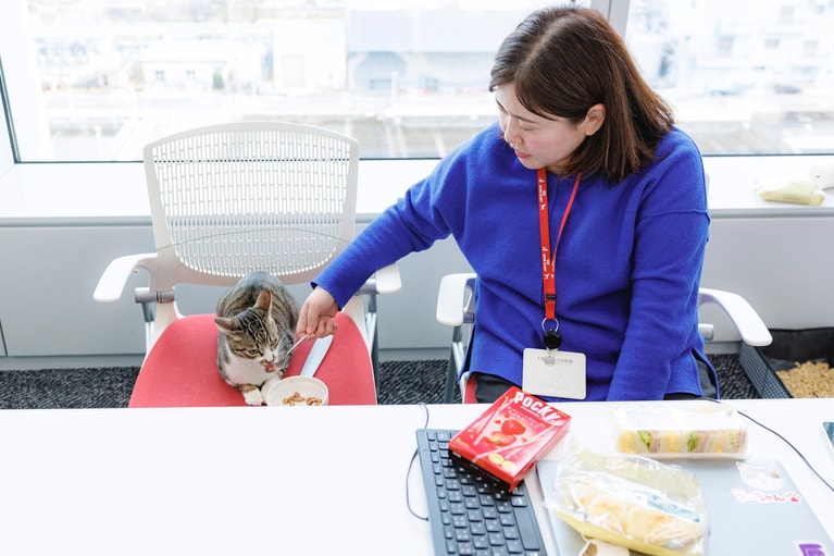 ドロンパくんと大坂さんのランチ風景。