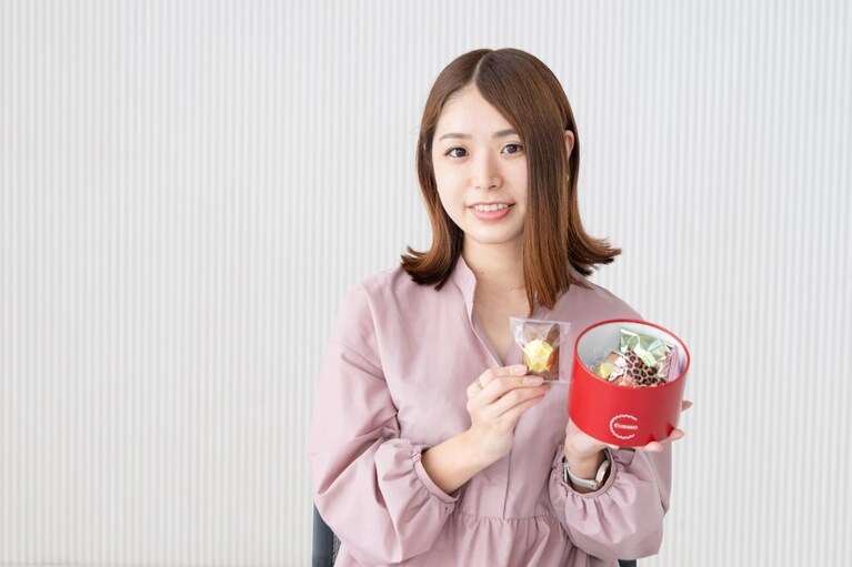 「ヒョウ柄のパッケージと赤い箱が印象的で、思い出にも残りそう」（片桐さん）