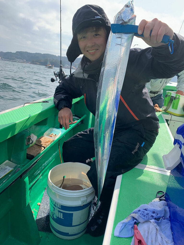 海釣りを楽しむ大野さんのプライベートショット。