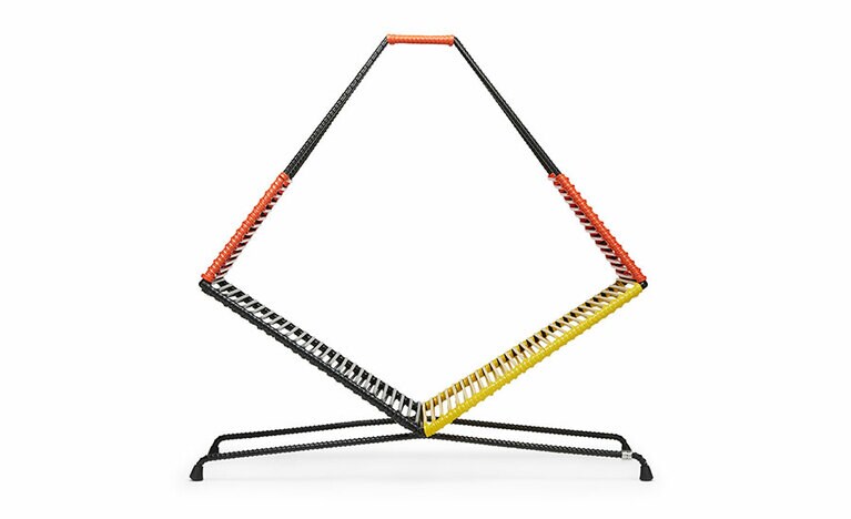 マガジンラック(H61cm×W60cm×D26cm)27,000円／マルニ(マルニ フラワー カフェ)