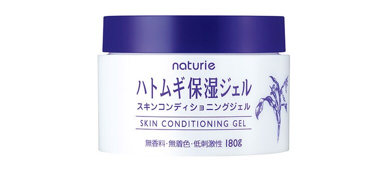 12種のアミノ酸が含まれたハトムギエキスを配合。肌表面に“水の保護膜”を形成し継続的に角質層に水分を送りこむので、長時間乾燥から守り、うるおいに満ちた肌をキープ。肌に乗せるとみずみずしい液状に変化するテクスチャーが気持ちよく、毎日使いに最適の保湿ジェル。ナチュリエ ハトムギ保湿ジェル 180g 900円／イミュ