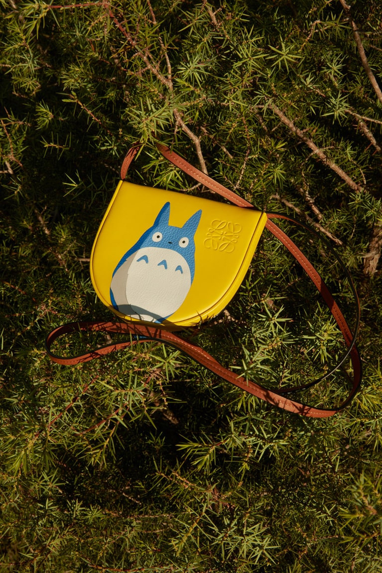 ヒールポーチ スモール(H11.5×W12.5×D2cm)68,000円。