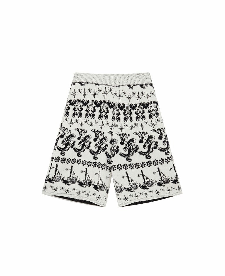 パンツ 119,900円。©Disney