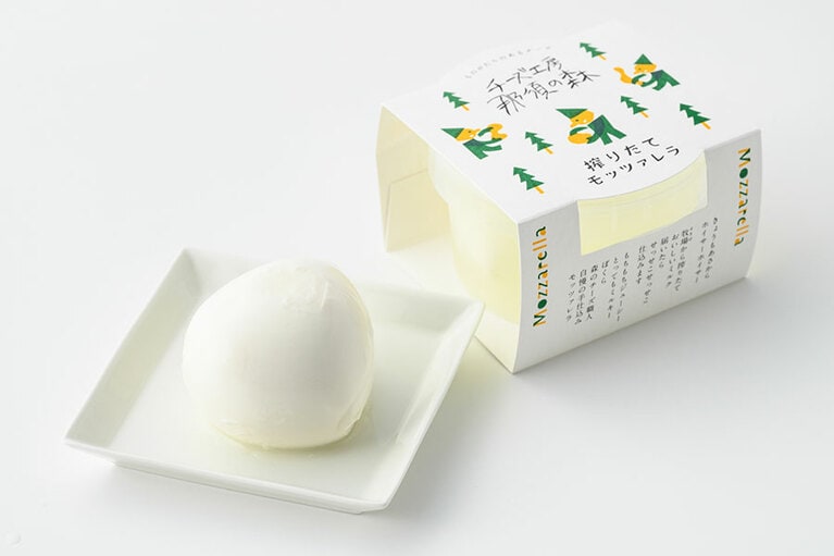 チーズ工房 那須の森「搾りたてモッツァレラ」100g 648円／栃木県