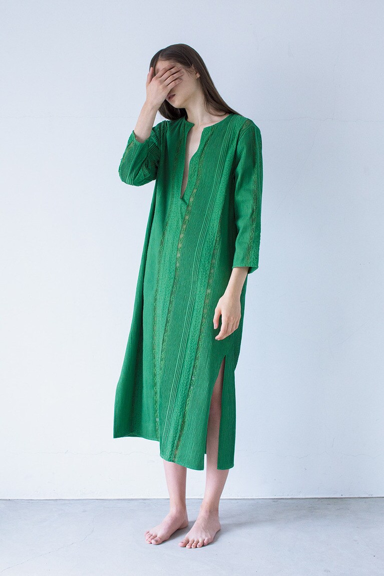 ドレス 43,000円／フィータ