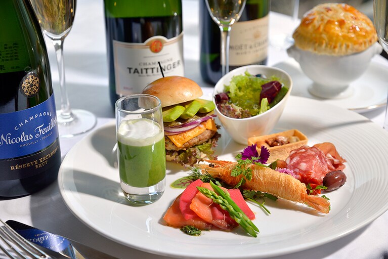 「シャンパンガーデン in Green」のオードブルプレートのイメージ。