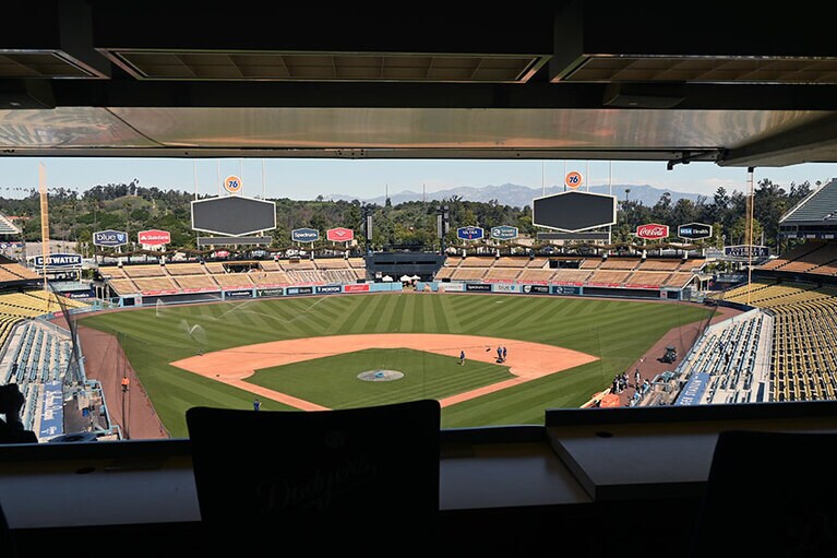 実況中継を行うヴィン・スカリー・プレスボックス。67年間、ドジャースの専属実況アナウンサーとして活躍したヴィン・スカリーさんの名前が冠されています。