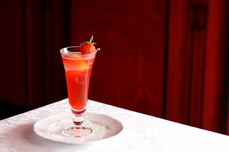 岐阜県 岐阜市産“濃姫”のアイスクリームソーダ 1,150円(税込)。