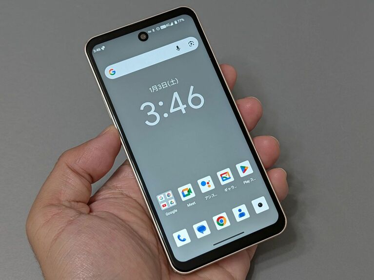 見た目は一般的なAndroidスマホでありながら、そこから2回り程度はコンパクトながら画面サイズは5.3型の「Mode1 Pocket（MD-07P）」