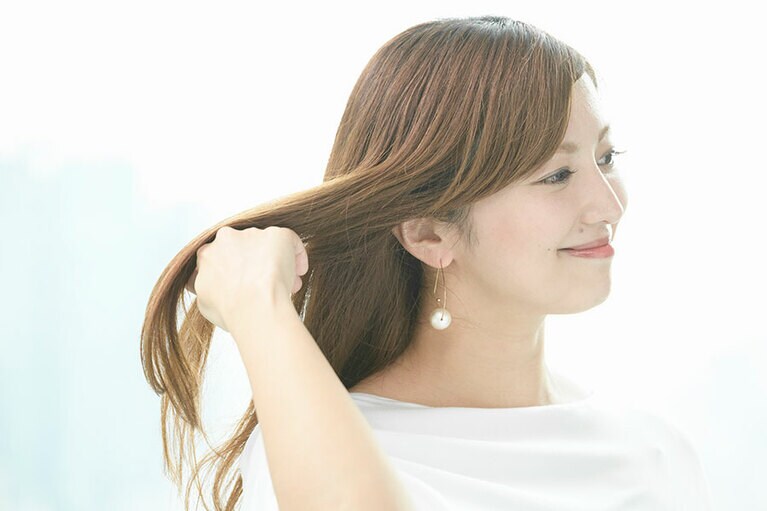 「泡立ちもよくて、髪をしっかりと洗えている感じ。潤いがあるのにさっぱり。私はモイスチャータイプを使っていますが、ペタンと髪で悩む友人にはボリュームタイプを勧めます」(北原さん)