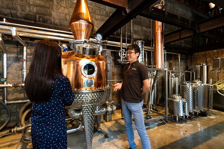 イタリア、バリソン社製の蒸留器を使用。主に北海道産のボタニカル、札幌の伏流水を原料に作られる北海道ならではのクラフトジン。