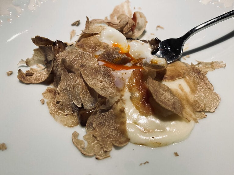 東京・白金高輪の「Steak Éda（ステーキ エーダ）」で至福の白トリュフコースを。