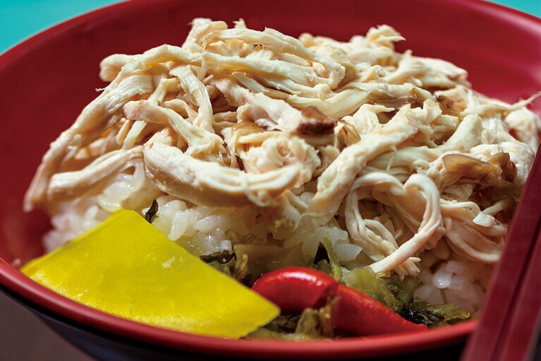 雞肉飯(小) 40元。