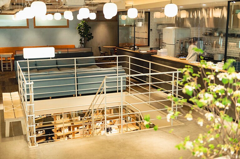 地下1階にもホームケア用品や食のセレクト「SHIRO LIFE」の製品が並ぶ。