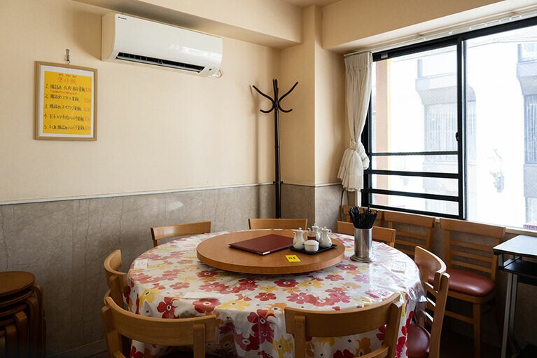 2階の客席。1階はカウンター席もある。