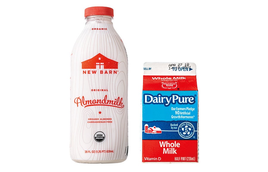 左：自然派のスーパーでは植物性ミルクもチェックしたい。アーモンドミルク 8.39ドル／Down to Earth
右：いわゆる普通の牛乳ならWhole Milkを。日本の牛乳より、さらりとした味。1.29ドル／Whole Foods Market