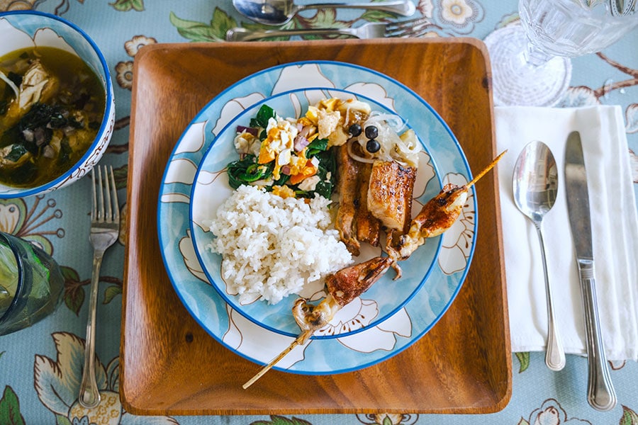 シライ市の「カーサ・A・ガンボア」でいただく上流家庭の料理。©Kazuki Kei Kiyosawa
