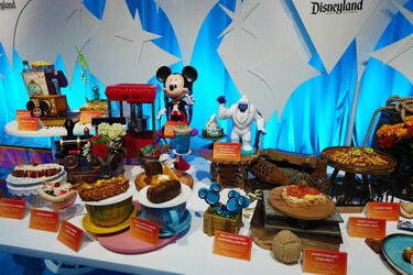手に入るのは世界でここだけ》“ディズニー通”による「70周年記念