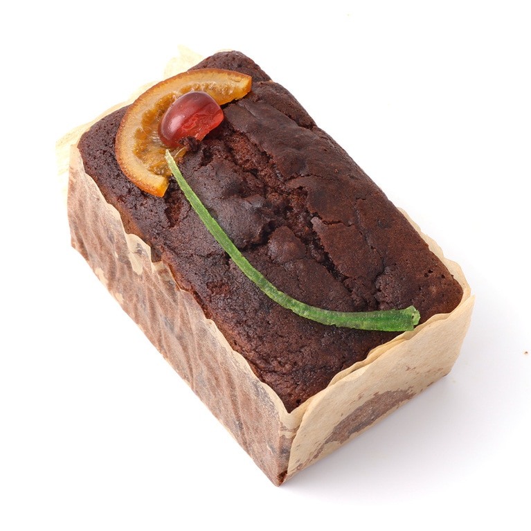 ケーク・ショコラ・オー・フリュイ 1,780円。フルーツのコンフィ入りチョコレートのパウンドケーキ。