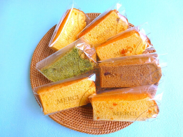 さまざまなシフォンケーキ。